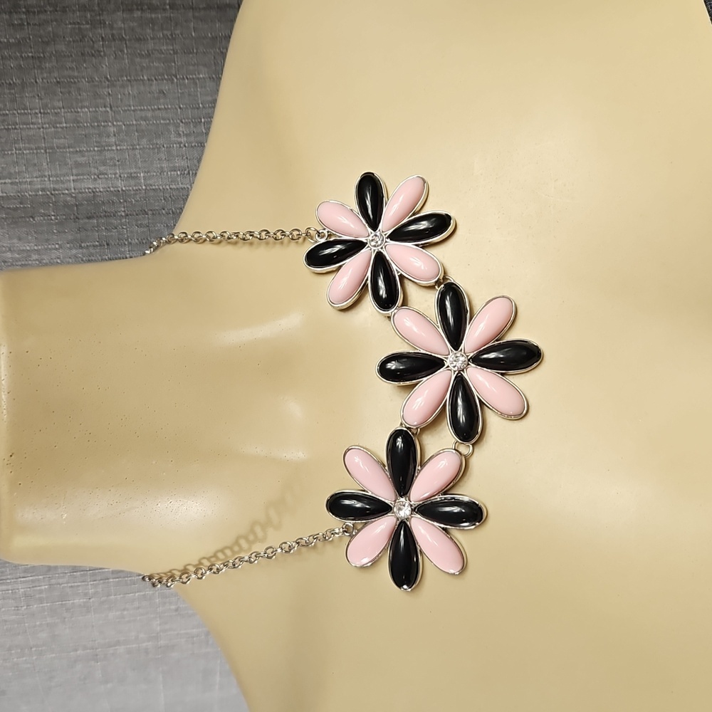Necklace Pink/ Black flower with rhinestones